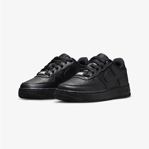Nike Air Force 1 LE